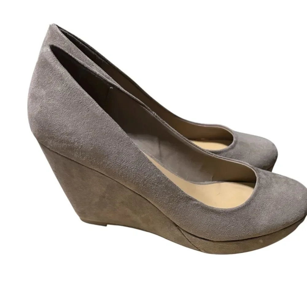 APT 9 Kensington Taupe Faux Suede Wedge Pumps Size 6.5M Platform Heel